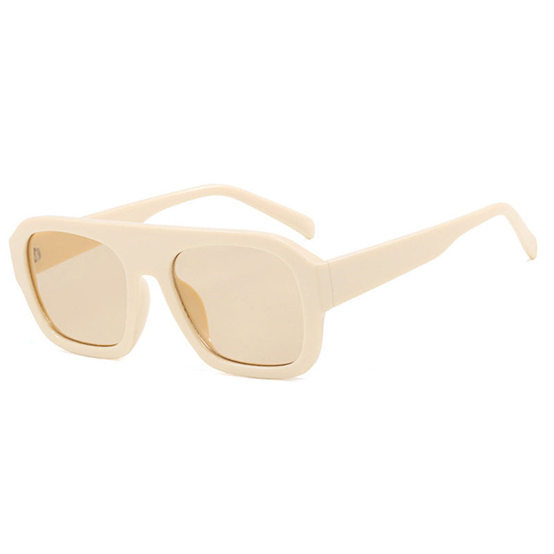 Damen modische Sonnenbrille mit robustem Rahmen und breiten Gläsern Brehn