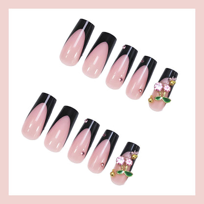 Kunstnagelset mit glamourösen Akzenten und eleganten Designs Brehn