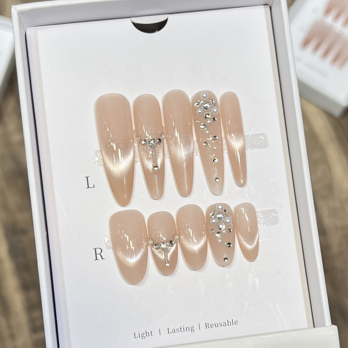 Dekoratives Press-On Nagelset Brehn