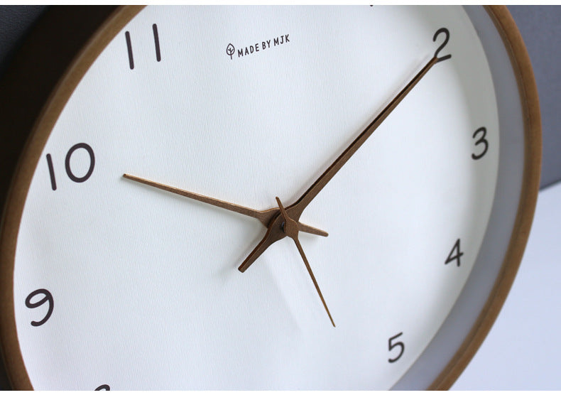 Brehn | Schlichte analoge Massivholz-Wanduhr für Zuhause – zeitlos und elegant!