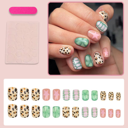 Kunstnagelset mit modernen Tier- und Blumendesigns Brehn