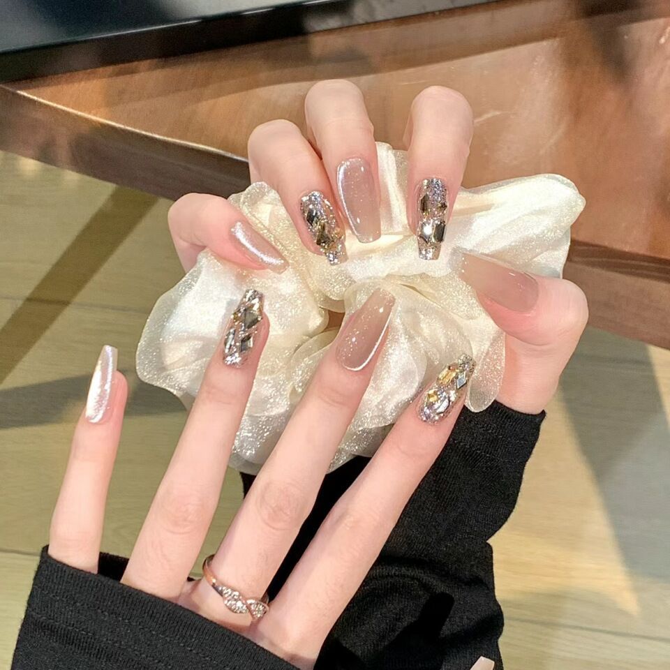 Premium Glamouröse Nagelkunstverlängerungen Brehn