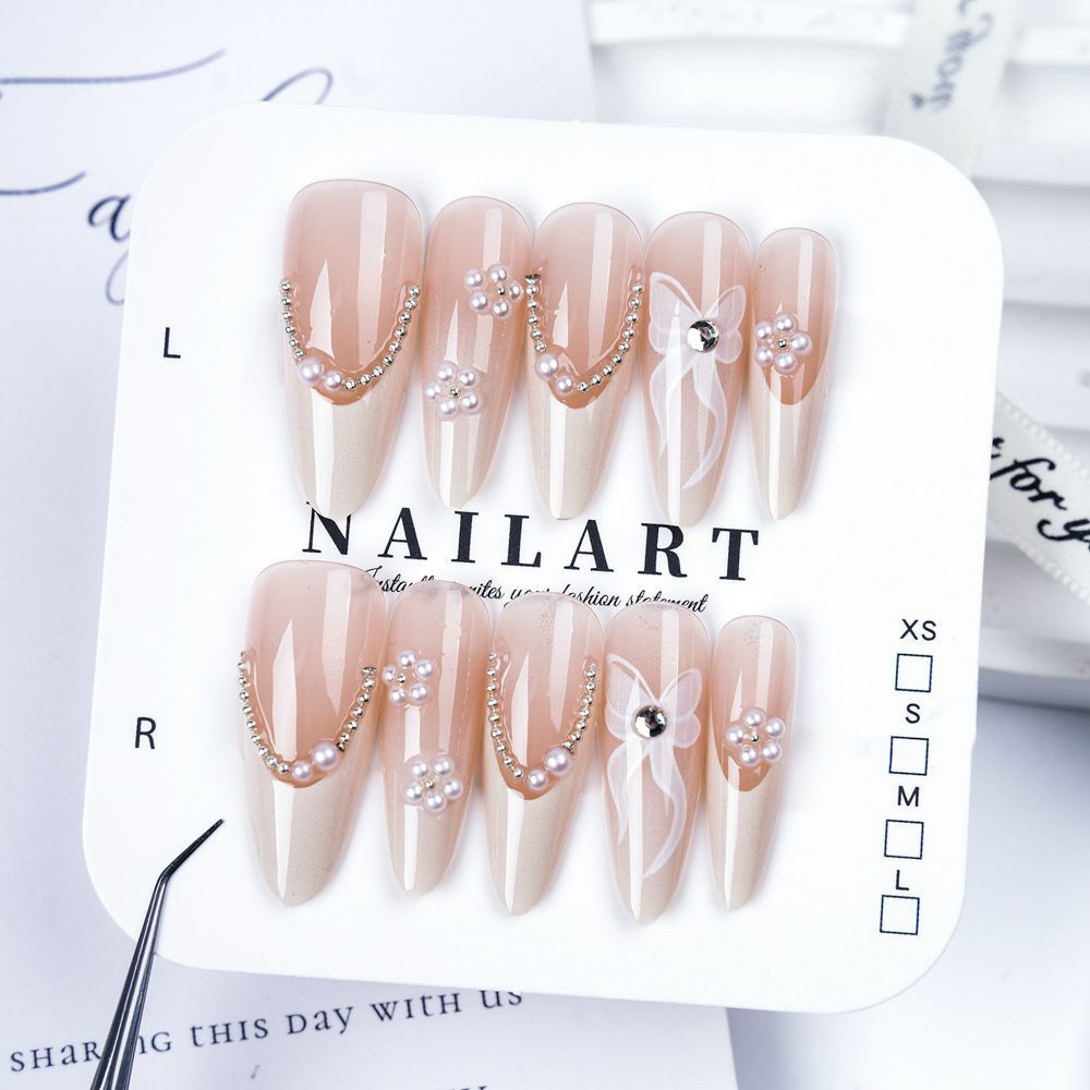 Kreatives thematisches Press-On-Nagelset Brehn