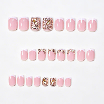 Elegante dekorative Press-On Nagelkunst Brehn