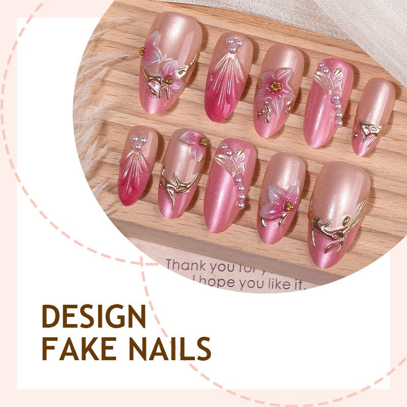 Kunstnagelset mit floralen und glitzernden Designs Brehn