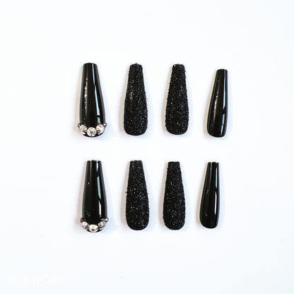 Glamouröse mit Strass besetzte Press-On-Nagelspitzen