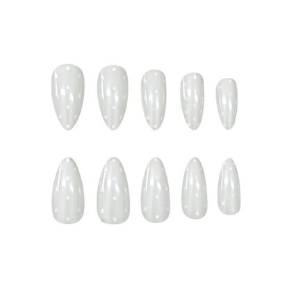 Elegante mandelförmige Nagelkunst Brehn