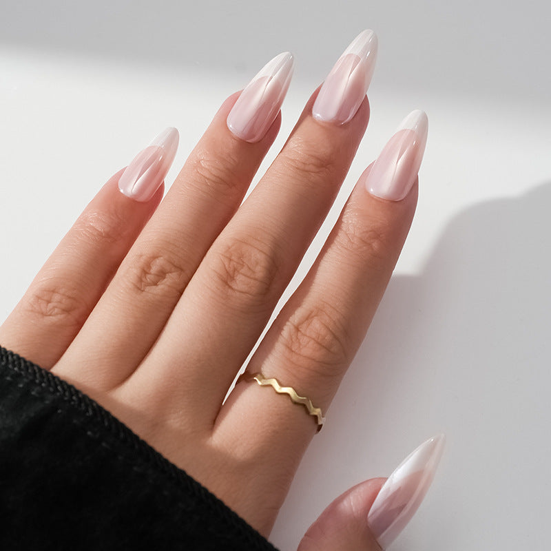 Elegante Stiletto Press-On Nägel mit Ombre Design Brehn