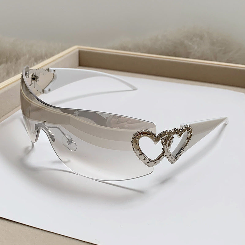 Damen Designer-Sonnenbrille mit luxuriösem Herz-Akzent Brehn