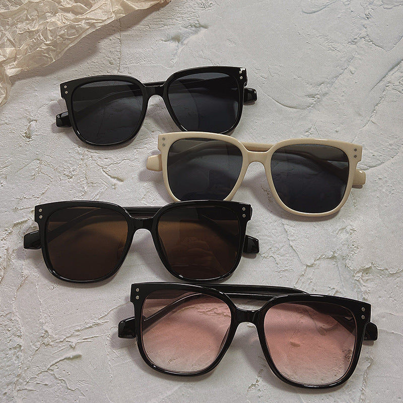 Modische Oversized Sonnenbrille Im Zeitgenössischen Design Brehn