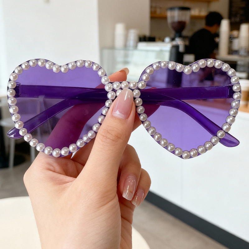 Herzförmige Sonnenbrille mit Perlenakzenten Brehn