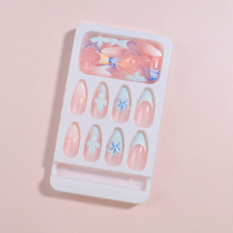Premium Press-On Nail Set mit dekorativen Akzenten Brehn