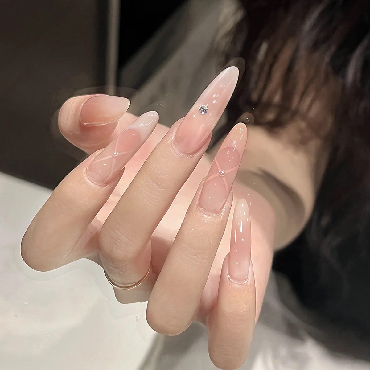 Glänzendes Nagelset Brehn