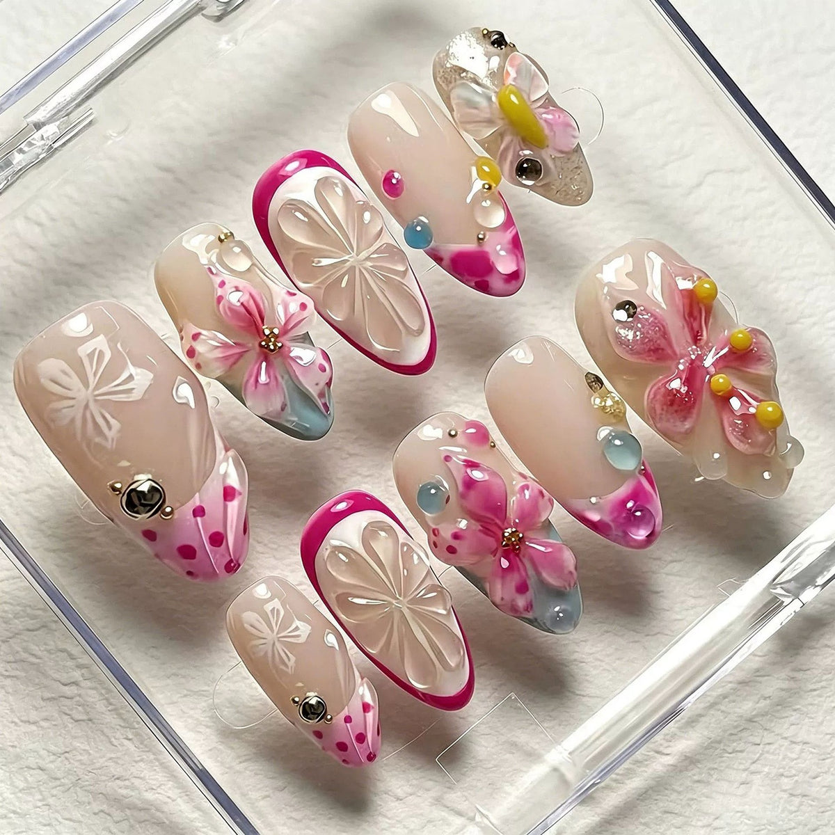 Blumenverzierte Press-On Nagelspitzen