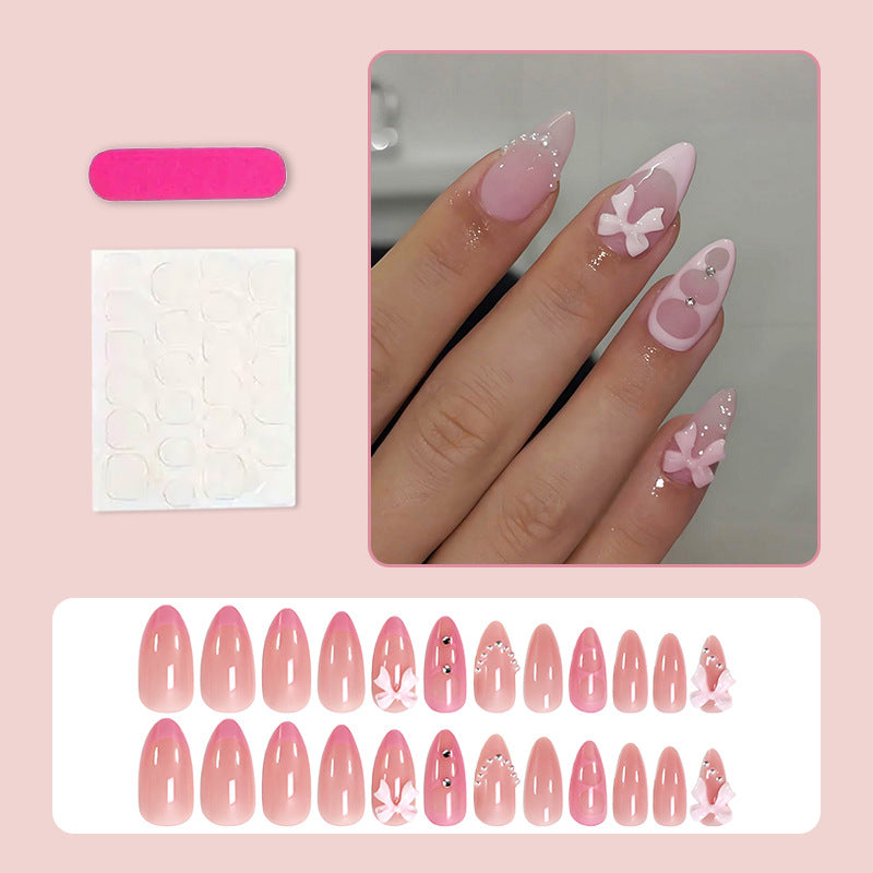 Kunstnagelset mit eleganten 3D-Verzierungen Brehn