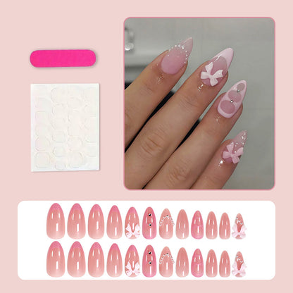 Kunstnagelset mit eleganten 3D-Verzierungen Brehn