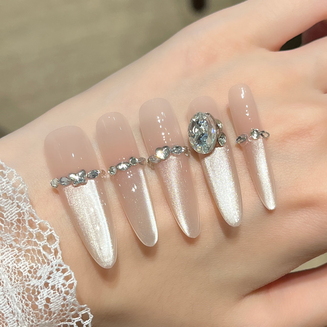 Luxus mit Strass verziertes Press-On-Nail-Set Brehn