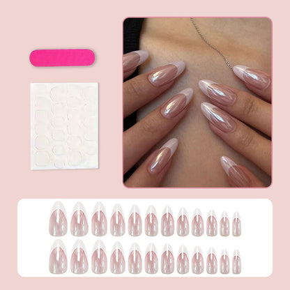 Kunstnagelset mit glamourösen French-Designs Brehn