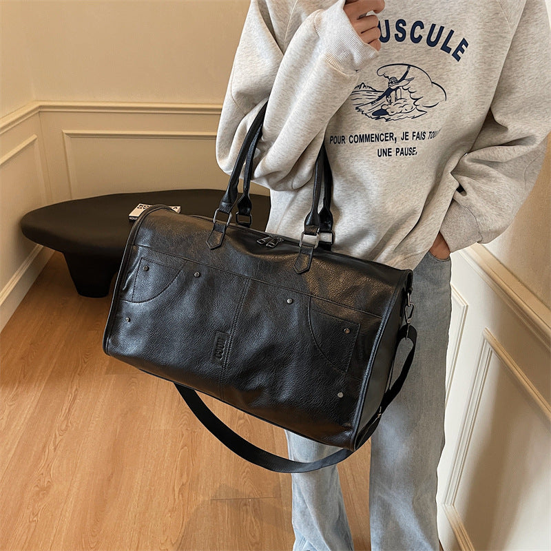 Elegante Und Geräumige Reisetasche Aus Strapazierfähigem Kunstleder Brehn