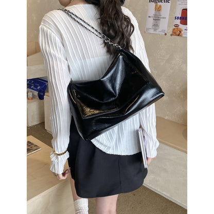 Chic Faltüber Schultertasche Brehn