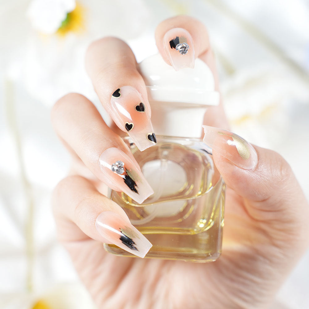 Künstlerisches herzverziertes Press-On-Nagelset Brehn