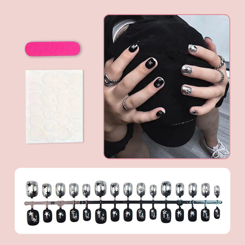 Kunstnagelset mit elegantem Design und gleitenden Dekoren Brehn