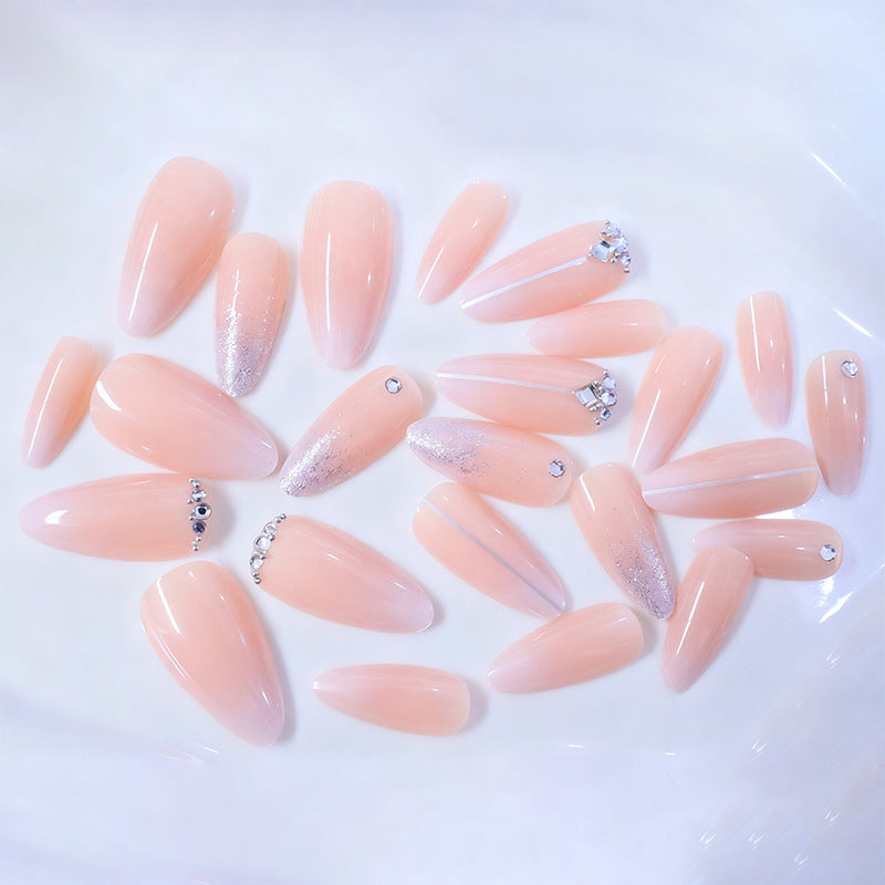 Glamouröse mit Strass verzierte Nagelkunstverlängerungen Brehn