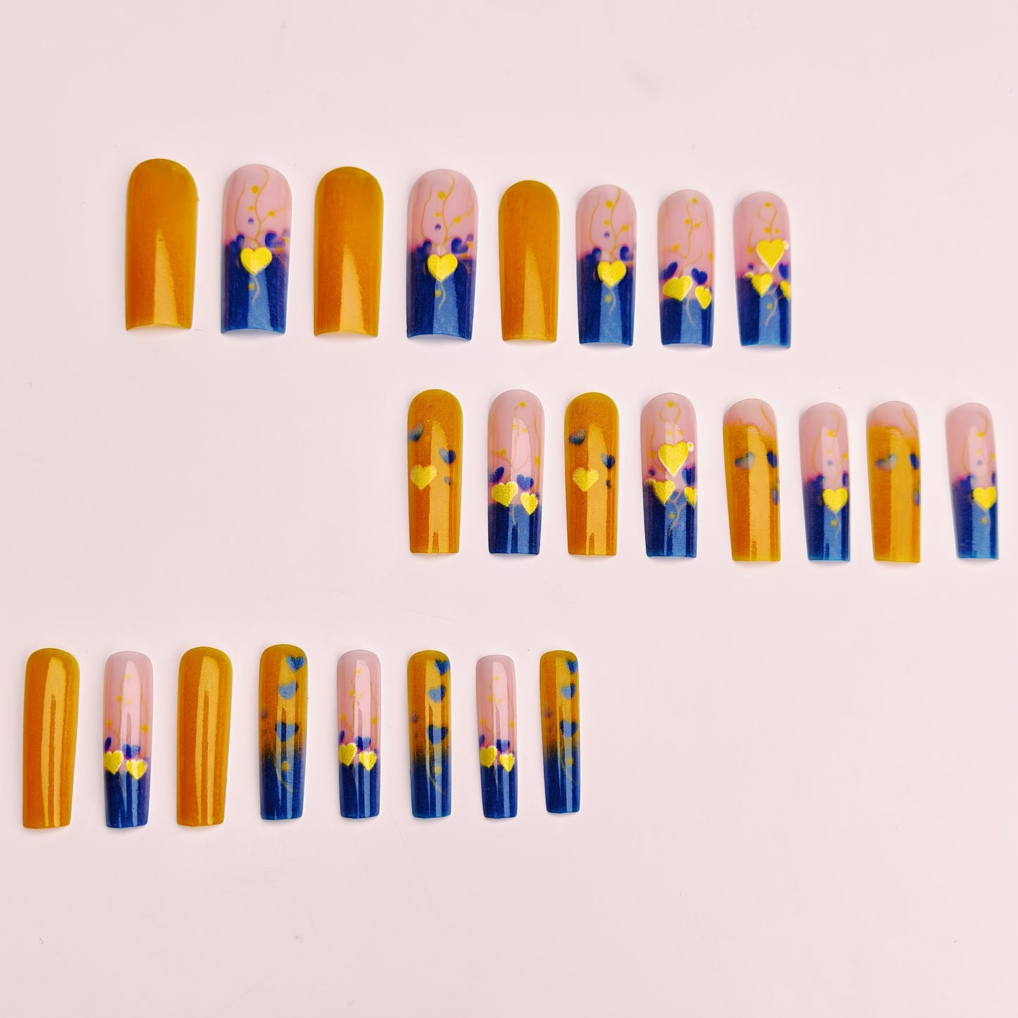 Kreative Nagelkunst mit Herz- und Blumenmotiven Brehn