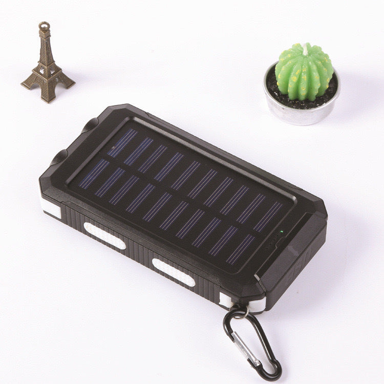 Solarbetriebene Powerbank mit robustem Design und integrierter Schnellladefunktion Brehn