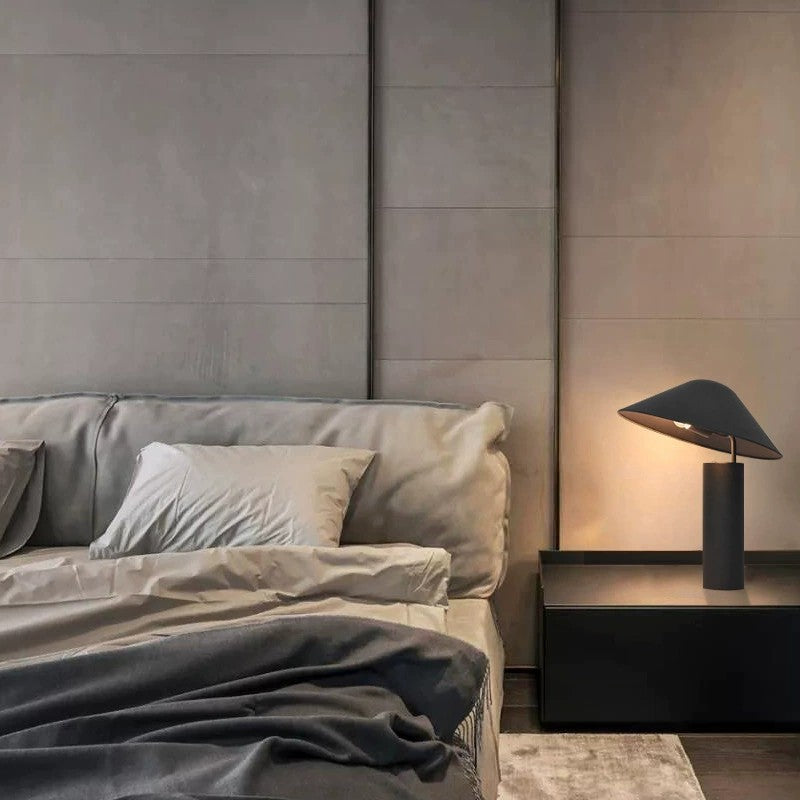 Moderne Minimalistische Tischlampe mit einzigartigem Schattendesign