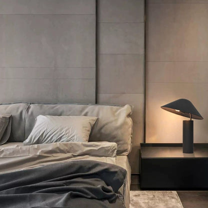 Moderne Minimalistische Tischlampe mit einzigartigem Schattendesign