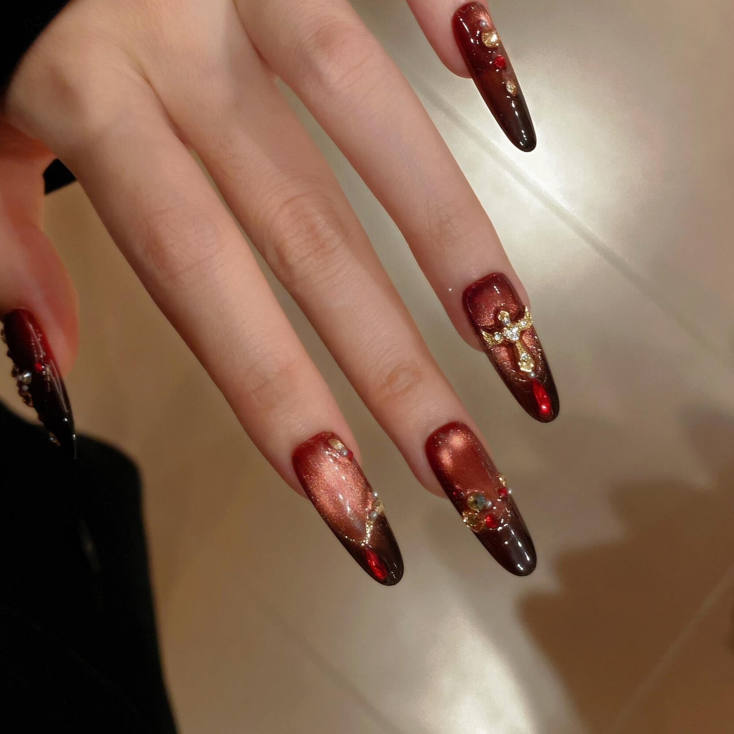 Glamouröse und Künstlerische Nagelspitzen Brehn