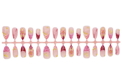 Kunstnagelset mit floralen Mustern und luxuriösen Verzierungen Brehn