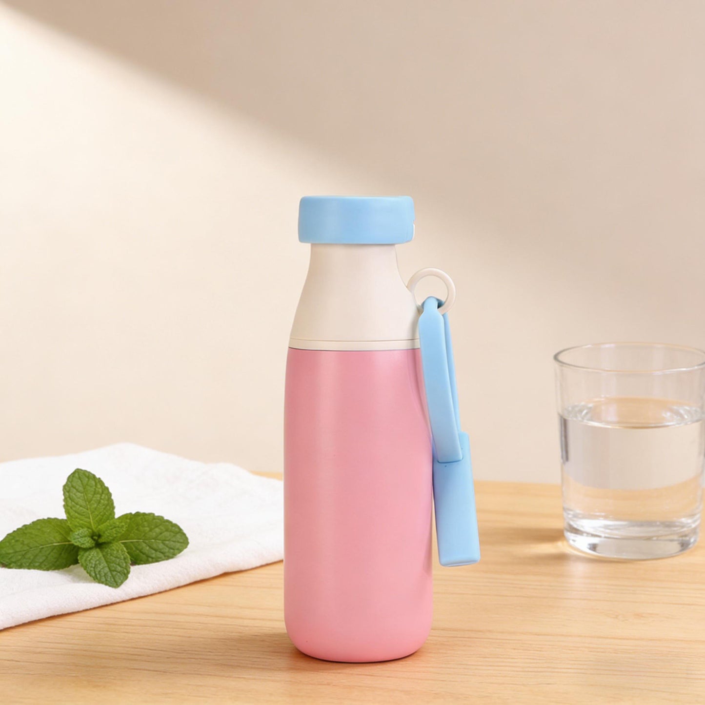 Damen Isolierte Sporttrinkflasche mit praktischem Trageband Brehn