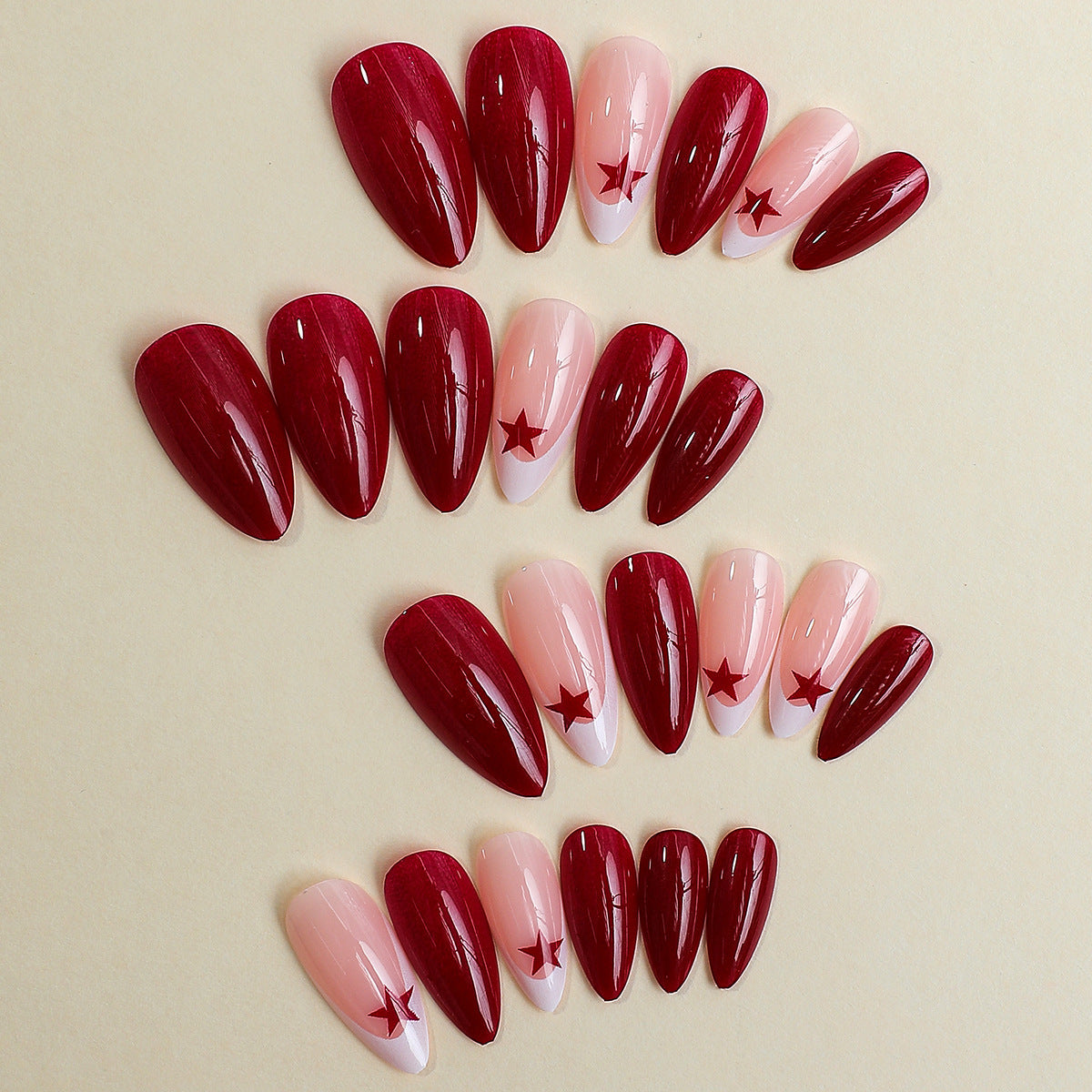 Kunstnagelset mit glamourösen Sternenmotiven Brehn
