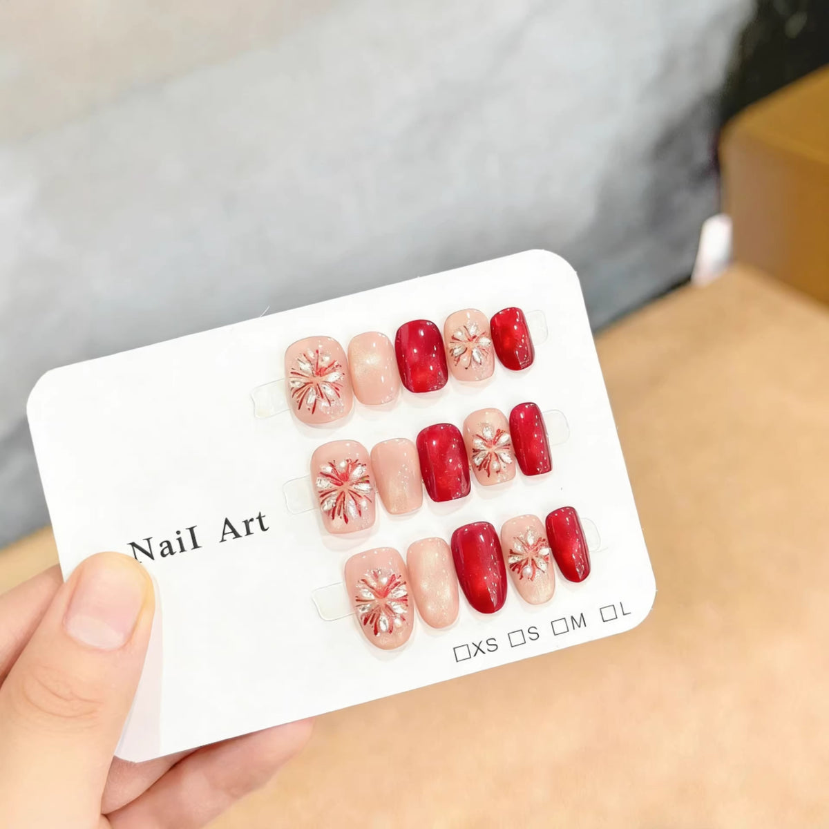 Floral Press-On Nail Art Set Brehn