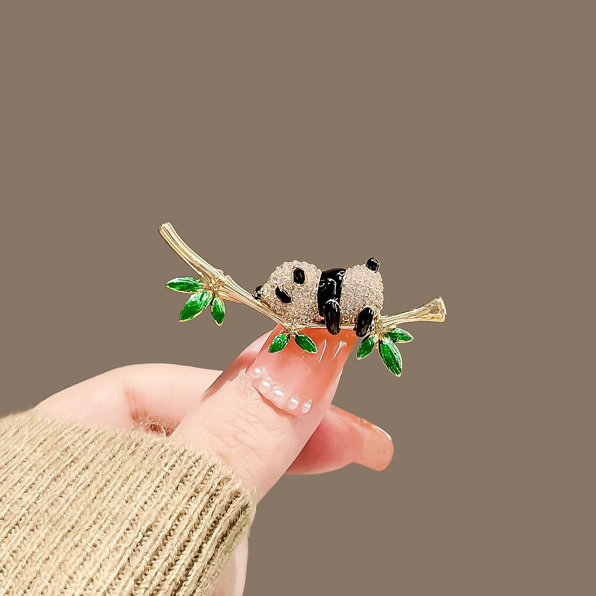 Verspielte Pandabrosche Brehn