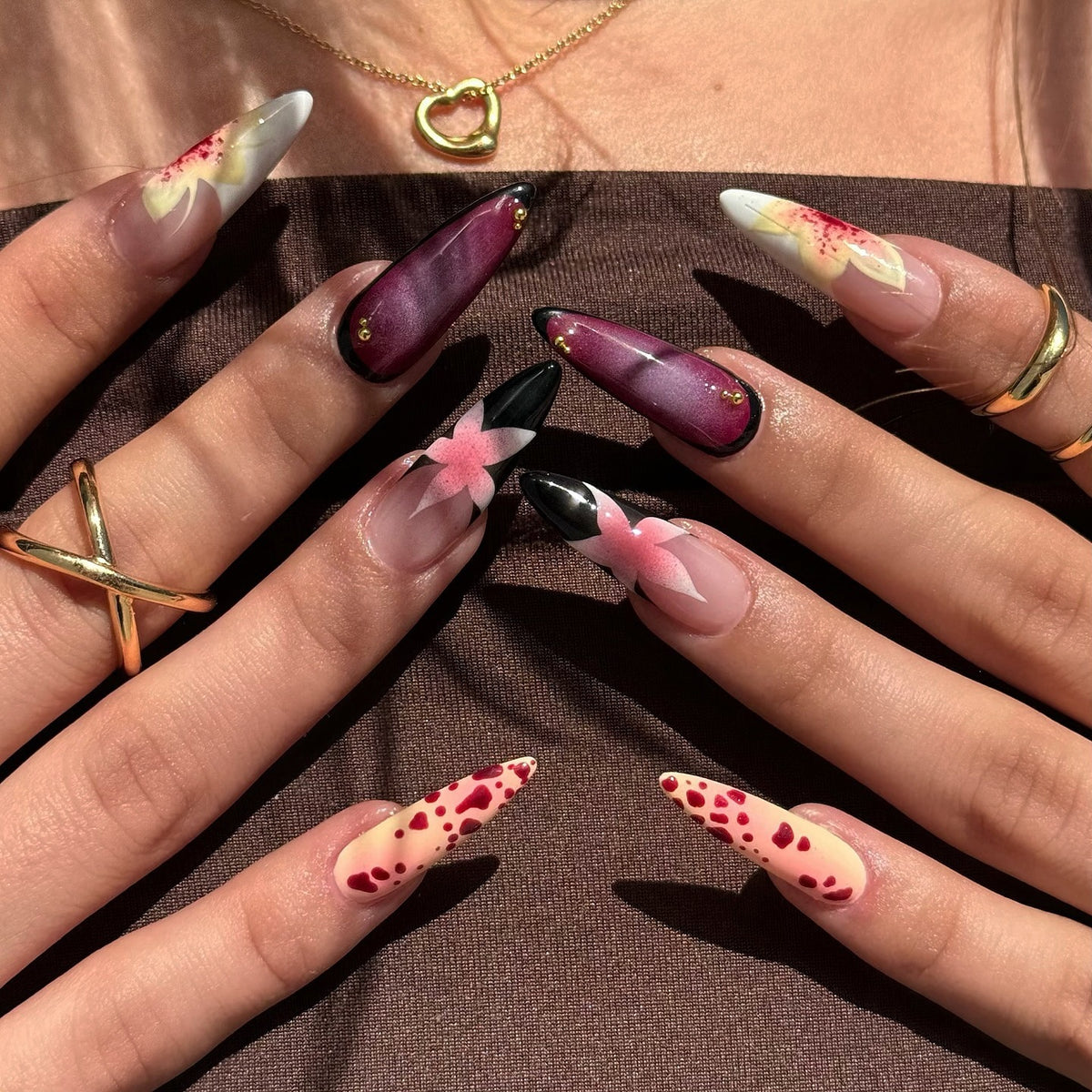 Künstlerische Stiletto Press-On Nail Kollektion