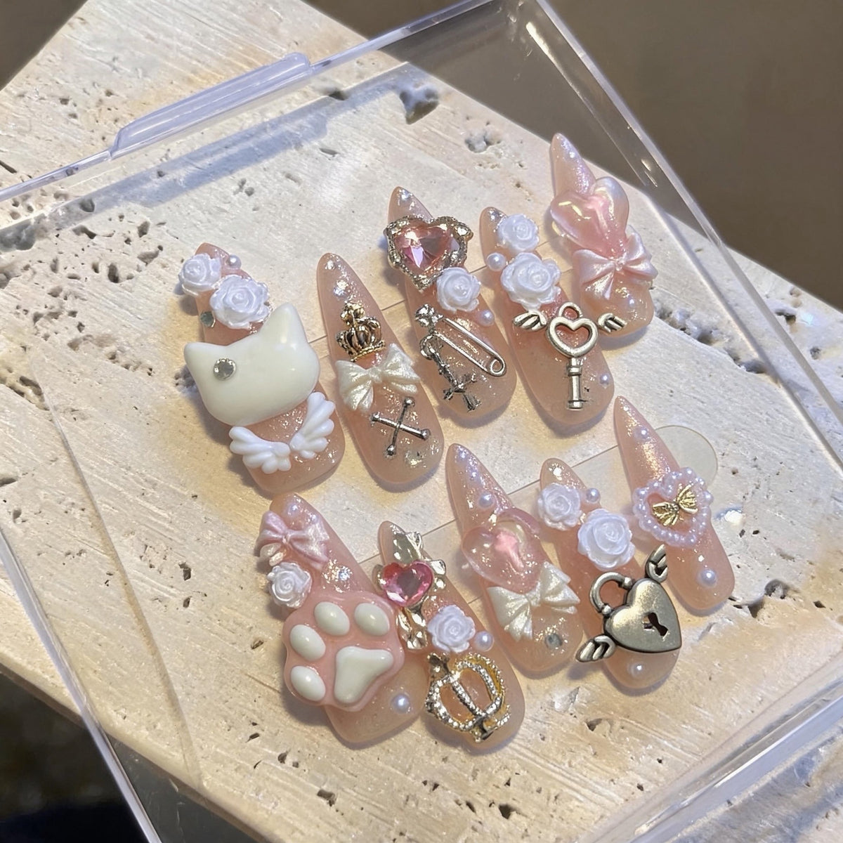 Launische Charakter-Themen 3D Press-On Nagelkunstset