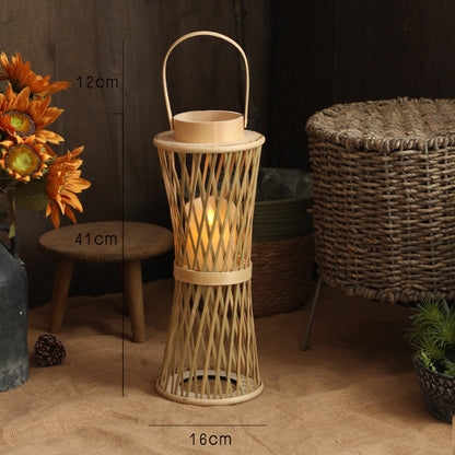Elegante Lampenständer aus geflochtenem Material Brehn