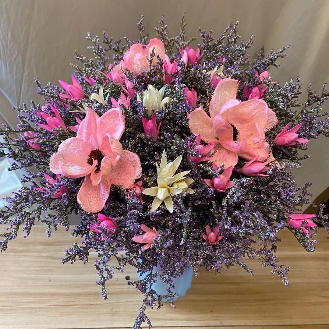 Natürlicher getrockneter Blumenstrauß