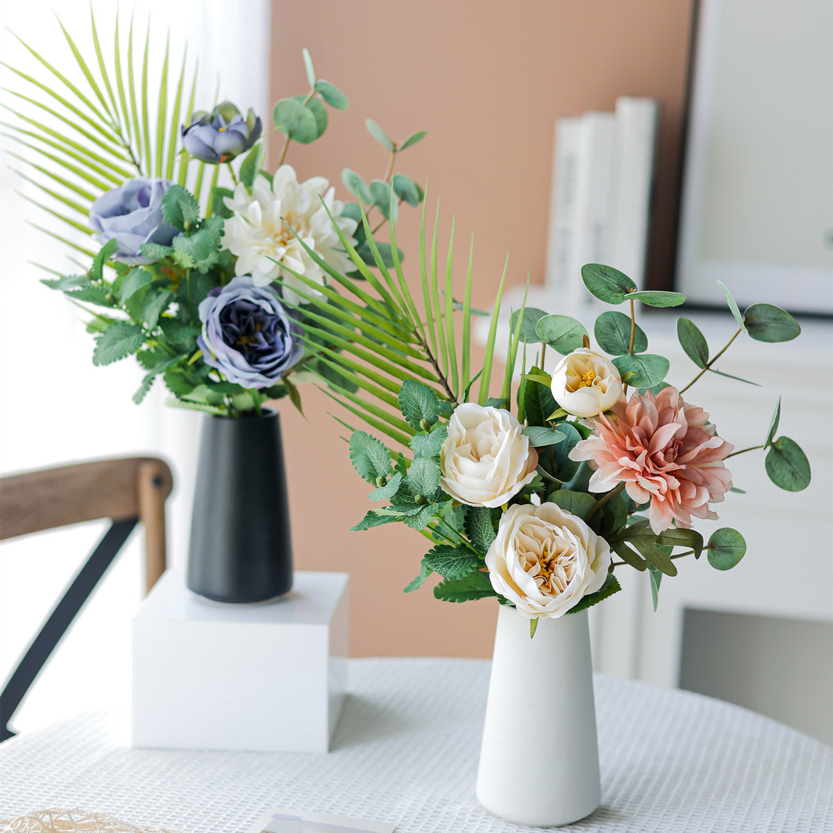 Elegante künstliche Blumenarrangement