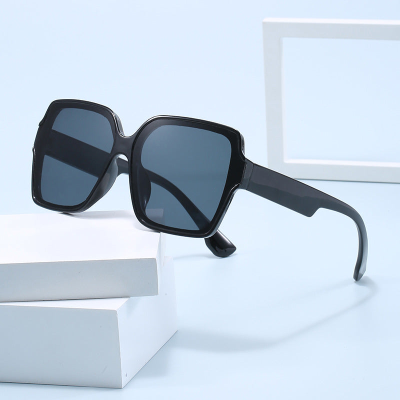 Damen quadratische Sonnenbrille mit einzigartigem, stilvollem Rahmen Brehn