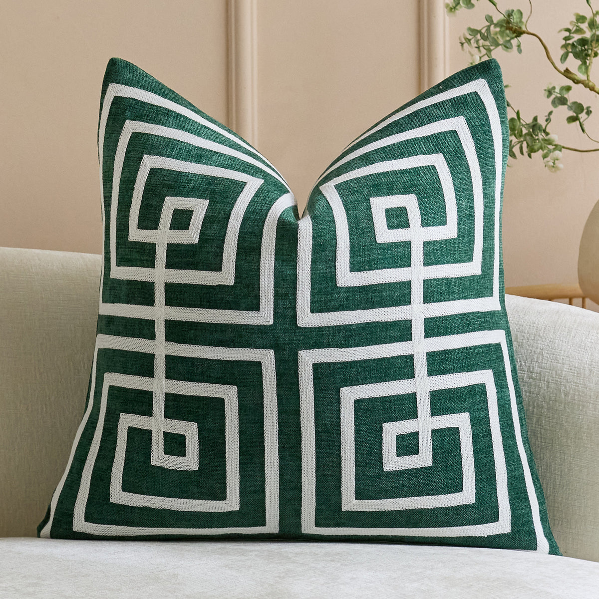 Geometrisch bestickter Baumwoll-Leinen Quadrat Sofakissenbezug mit erhöhtem Chenille Labyrinth Applikation