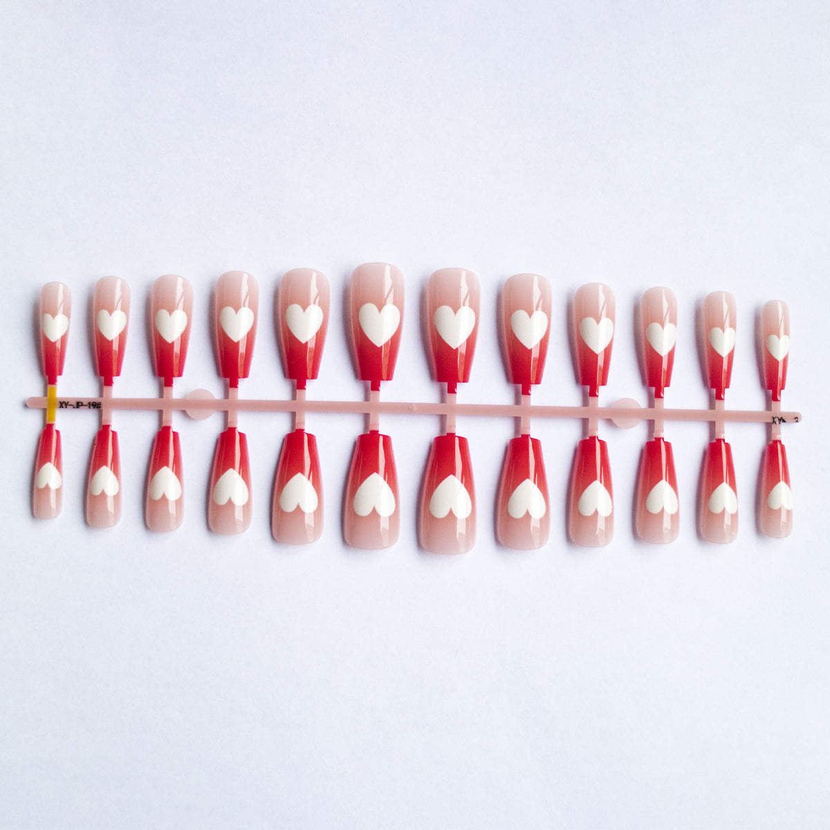 Herzdesign Acryl-Nagelkunst