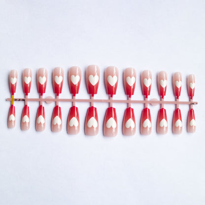 Herzdesign Acryl-Nagelkunst