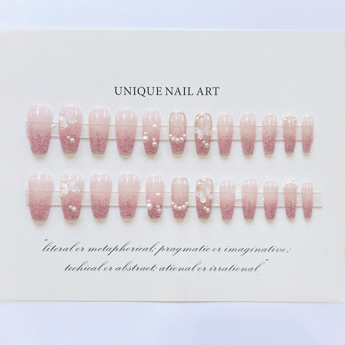 Dekoratives Press-on-Nagelset mit Schmetterlingsdesign