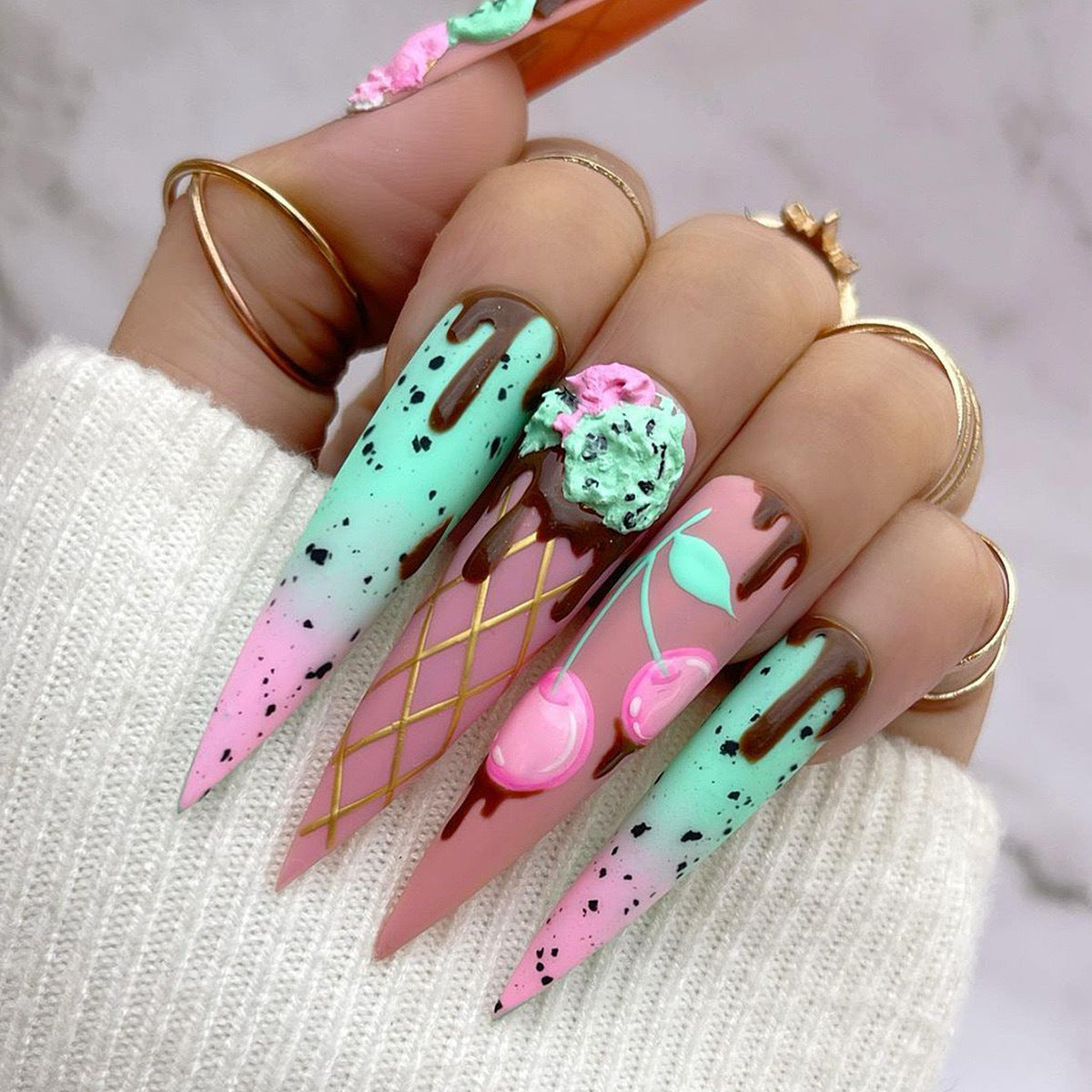 Kunstnagelset mit verspieltem Eiscreme-Design Brehn