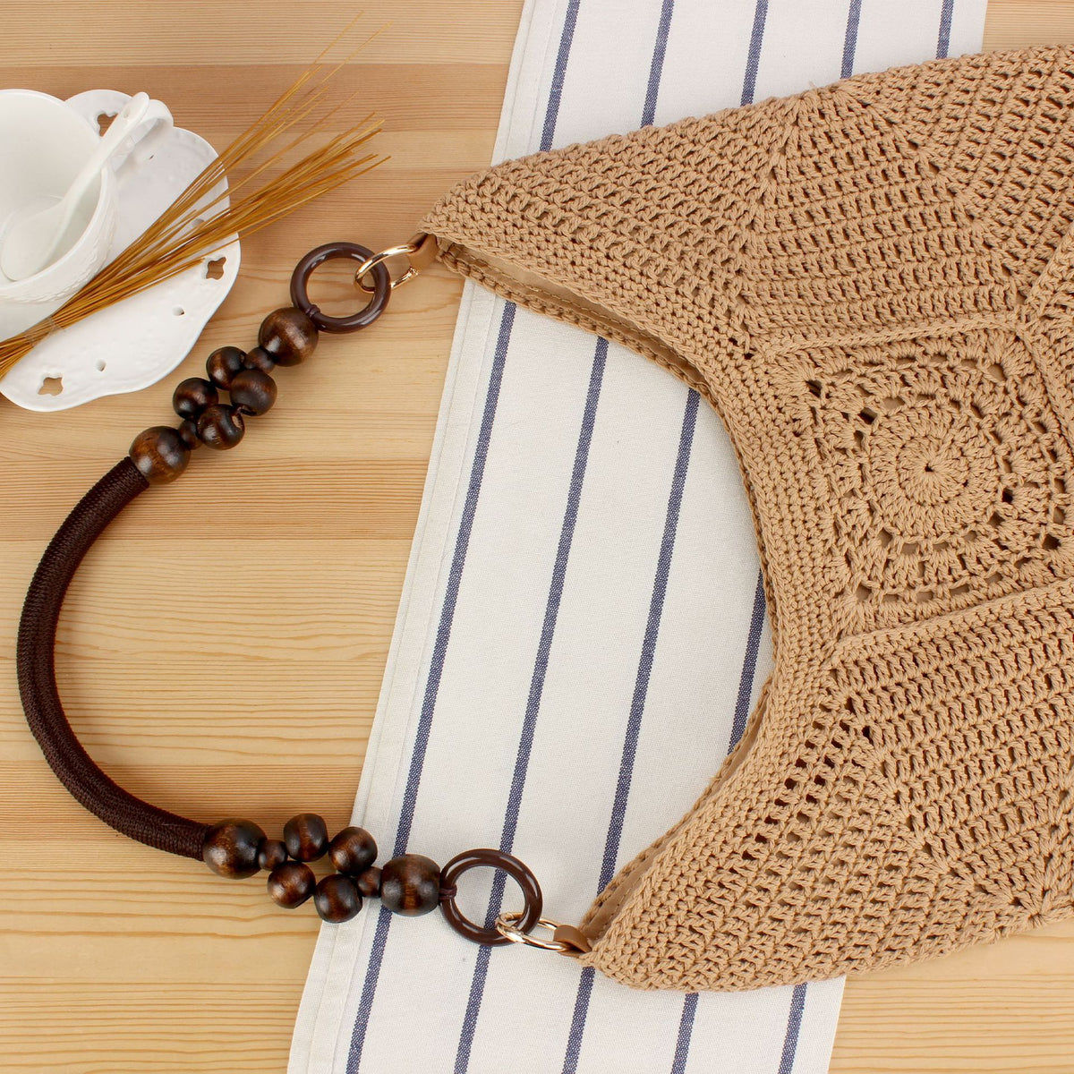 Handtasche Aus Handgeknüpftem Naturmaterial mit Stilvollen Holzgriffen Brehn