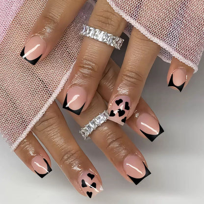 Einzigartige Herz-Akzent Nagelkunst Brehn